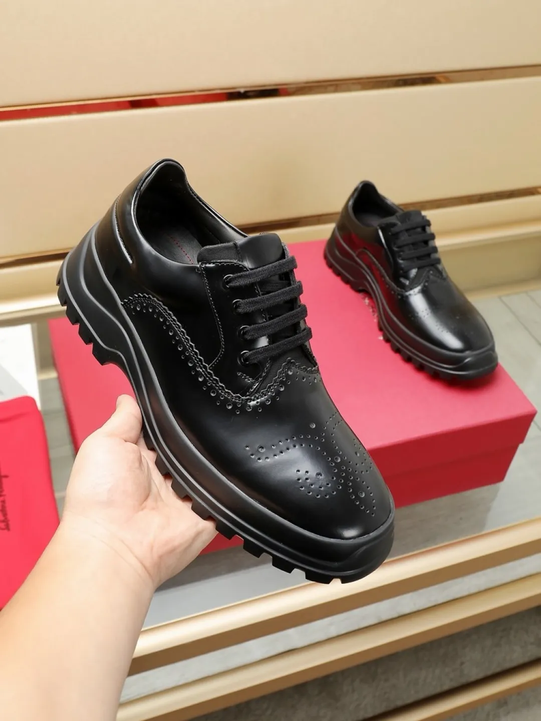 Factory P680💰🔥《Ferragamo》👏Latest•High-end top brand luxury~purchasing agent, top~quality. New fashionable business men's shoes 🔜The uppers are made of original first-layer open-edge beaded cowhide➕cowhide·lining, with fine workmanship. The original stylish and soft combination wear-resistant and non-slip outsole is light and comfortable on the feet. The real thing looks better in real photos. Number of yards: 38--44 (45 and 46 can be customized)